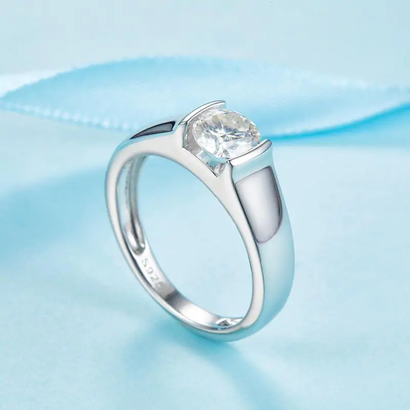 Men's Moissanite Diamond 1 Carat Ring - Image 2