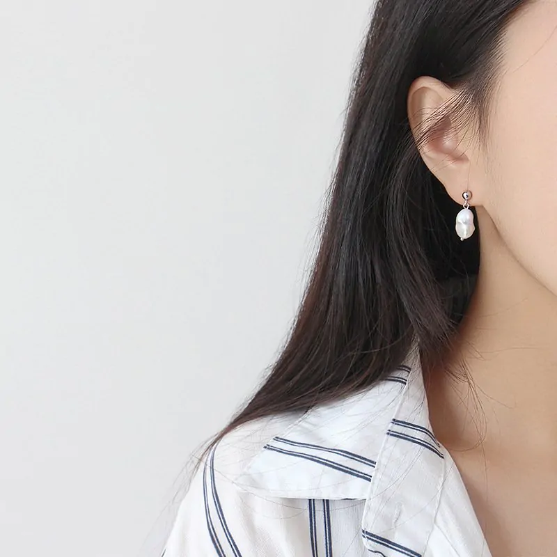 Elegant Oval Natural Pearls 925 Sterling Silver Dangling Earrings - Image 3