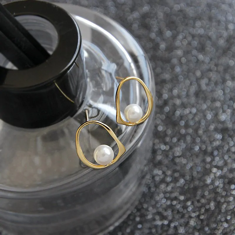 Geometric Round Shell Pearl 925 Sterling Silver Studs Earrings - Image 3