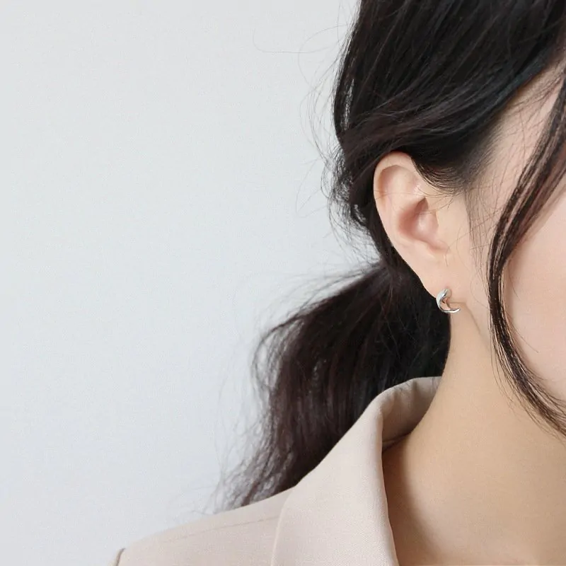 Geometric Crescent Moon 925 Sterling Silver Studs Earrings - Image 3