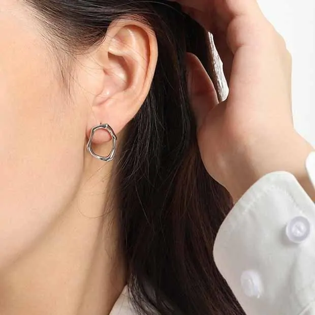 Elegant Hollow Irregular Circle 925 Sterling Silver Stud Earrings - Image 4