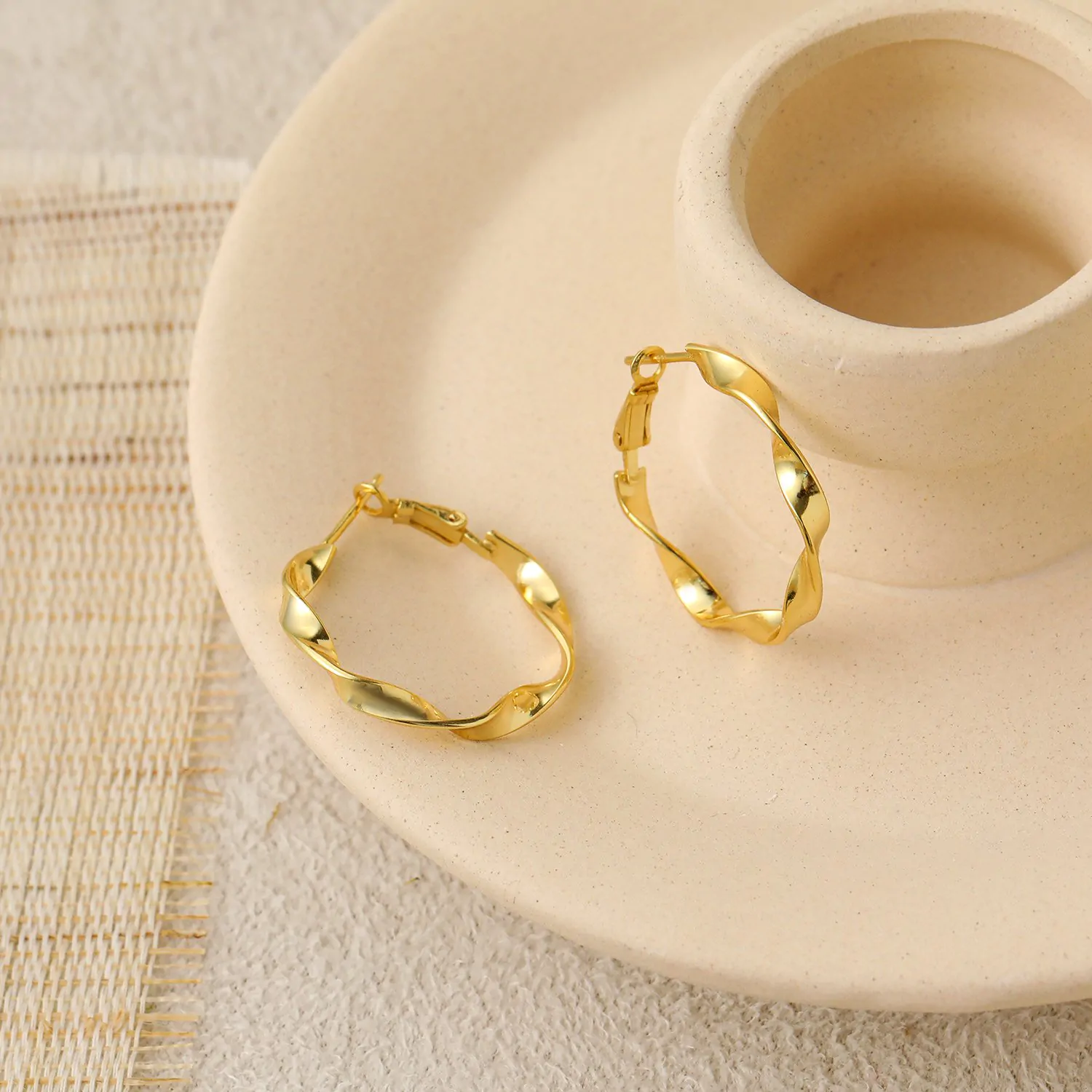 Twisted 925 Sterling Silver Hoop Earrings - Image 4