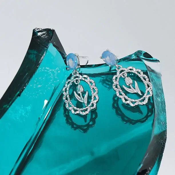 Elegant Blue CZ Tulips Flower 925 Sterling Silver Dangling Earrings - Image 2