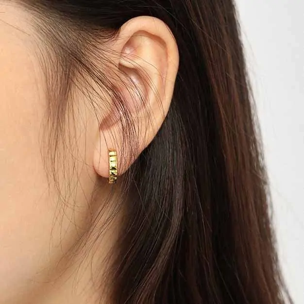 Wheel Circle 925 Sterling Silver Huggie Hoop Earrings - Image 3