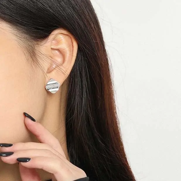 Geometric Wave 925 Sterling Silver Stud Earrings - Image 4