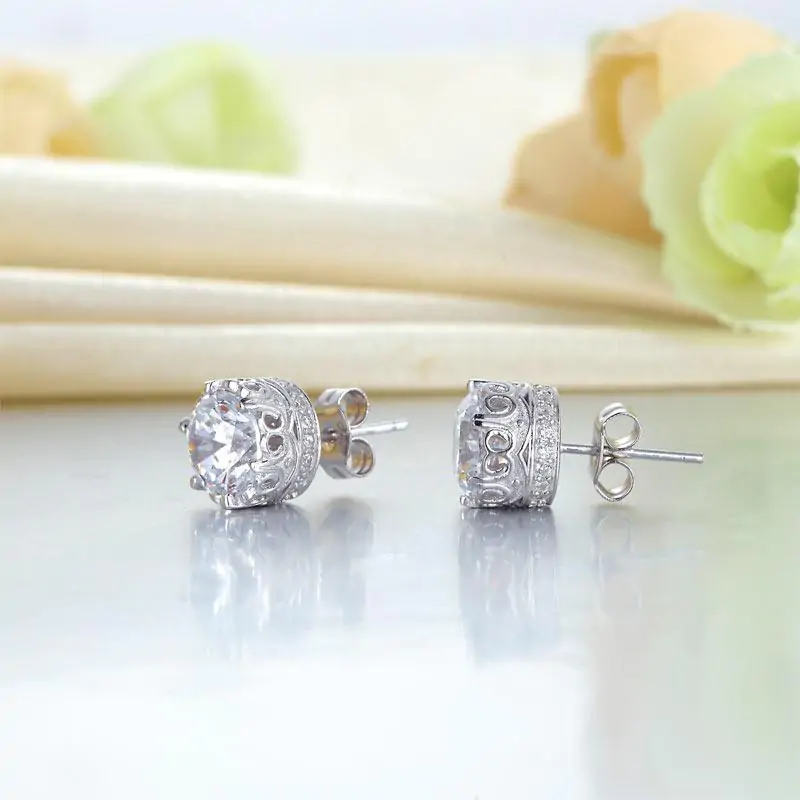 1.5 Carat Vintage Style Stud Earrings - Image 4