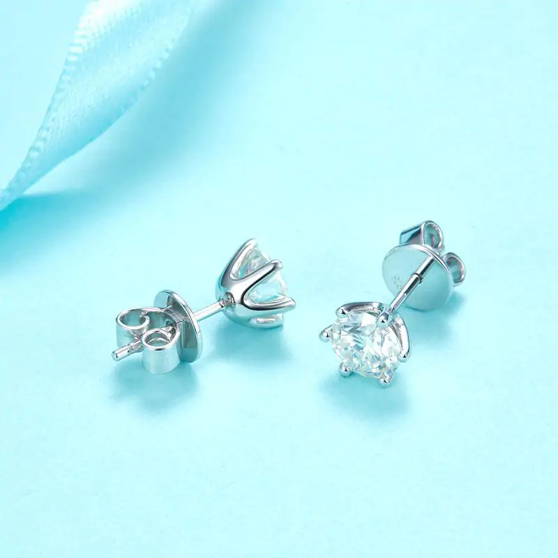 1 Carat Moissanite Diamond 6 Claws Stud Earrings - Image 4