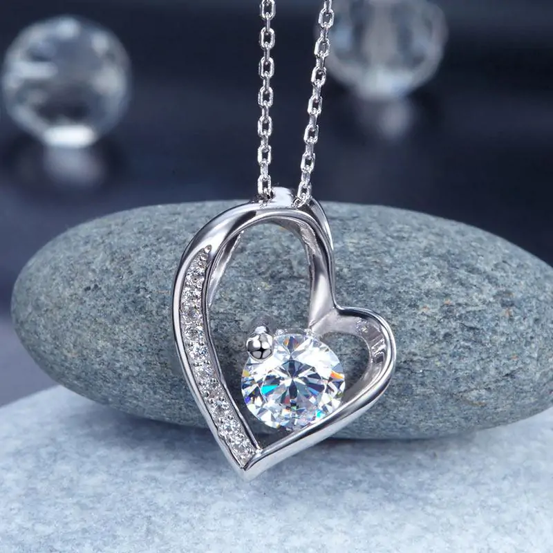 Heartr Pendant Necklace - Image 5
