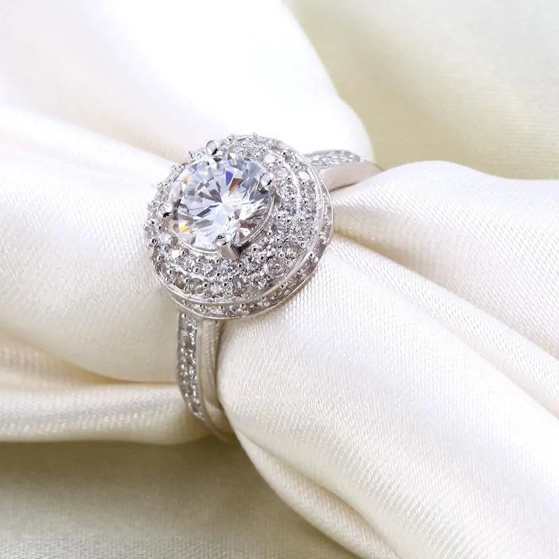 1 Carat Round Cut Created Diamond Ring - Image 4
