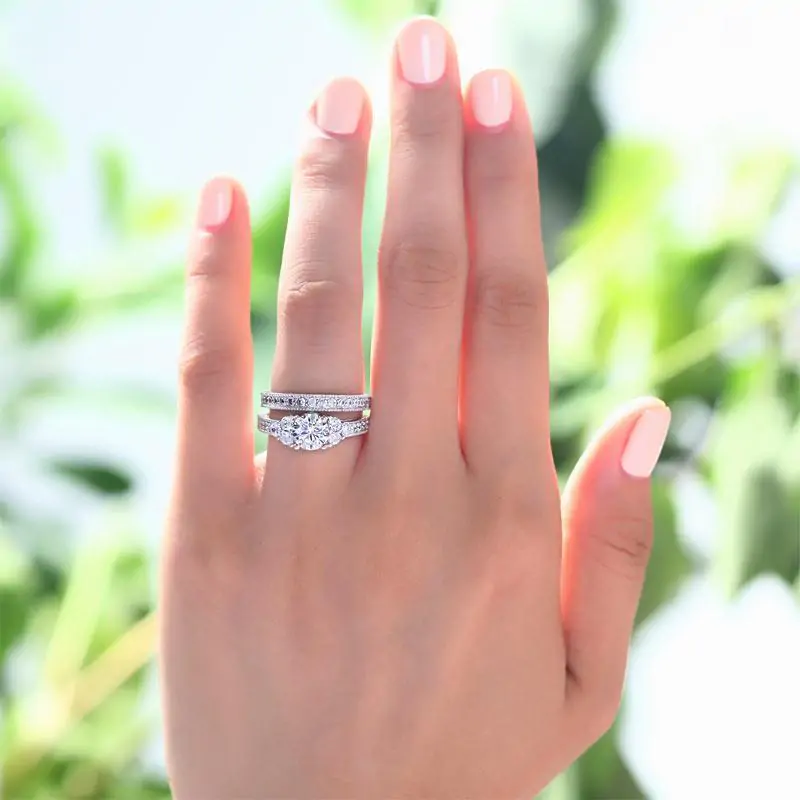 Vintage Style 1.00 Carat Created Diamond Ring - Image 6