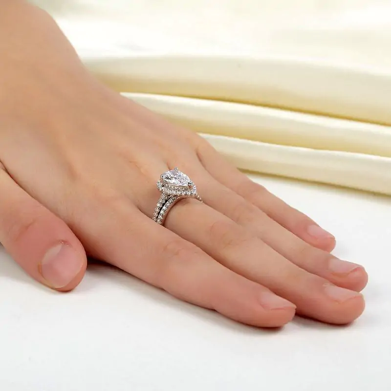 2 Ct Pear Ring Set - Image 4