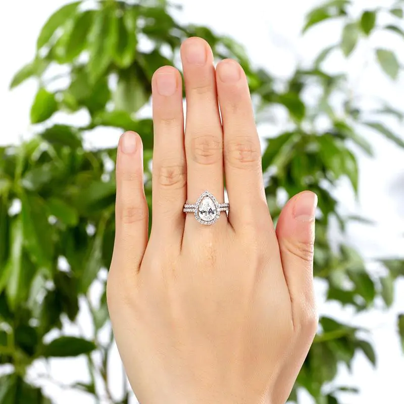 2 Ct Pear Ring Set - Image 2