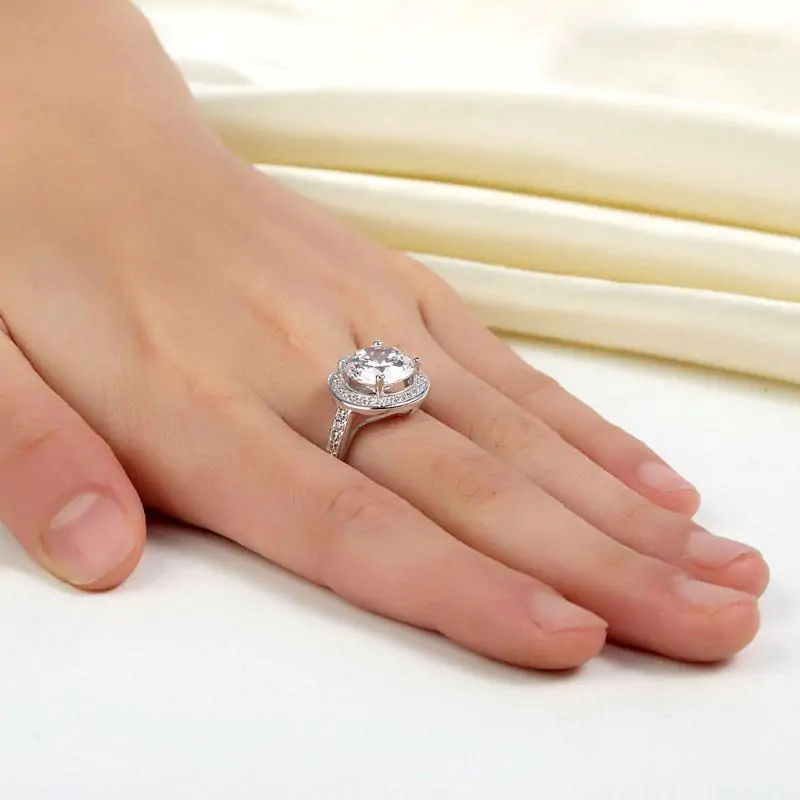 Halo 3.5 Ct Created Diamond Ring - Image 6